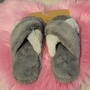 𝅺SUPER Soft Slippers M 7-8
